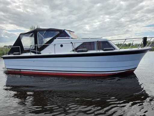 Cabin cruiser norvegian - 800 cu motor Thornycraft cu 4 cilindri și 40 CP - Iaht cu motor