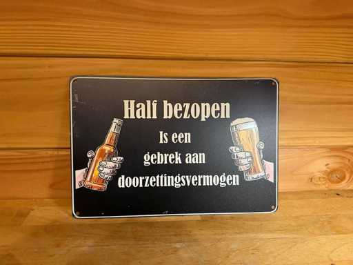 Cartello pubblicitario in metallo