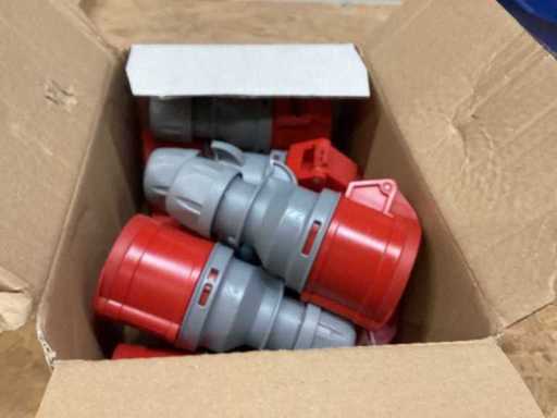 16A CEE koppeling 9x nieuw ongebruikt in karton