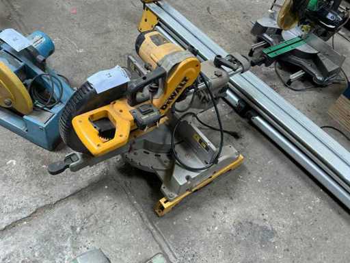 Machine à scie circulaire Dewalt DW717XPS Crosscut