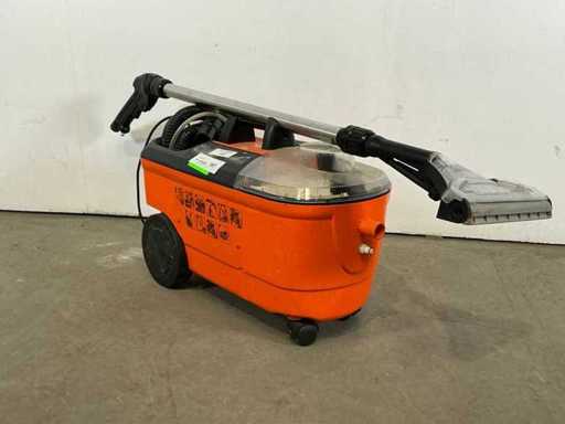 2011 Kärcher Puzzi 100 Carpet Cleaner