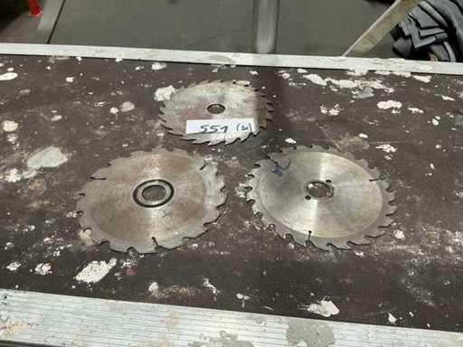 Various saw blades (3x)