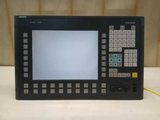 SIEMENS SINUMERIK OP 012 / PCU50.3-C Siemens SINUMERIK OP 012 Bedienfeld mit PCU50.3-C.