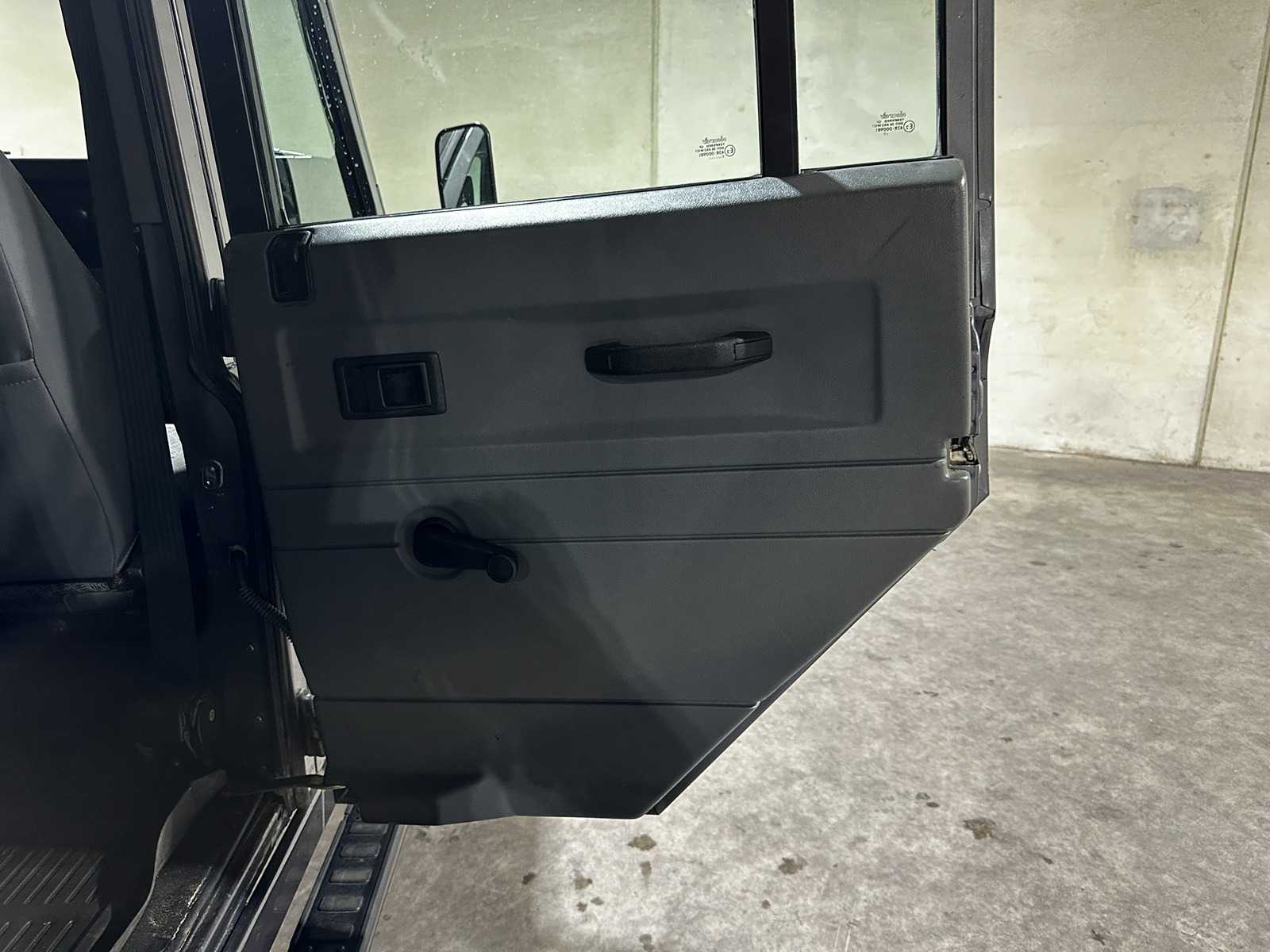 Land Rover Defender 2.5 TS5 110 SW S 122pk 2003, JRZ-71-L Youngtimer