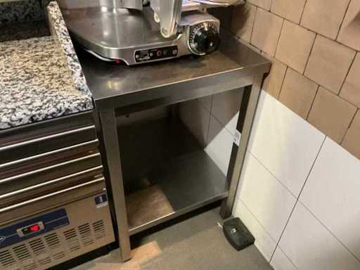 Tavolo da lavoro in acciaio inox