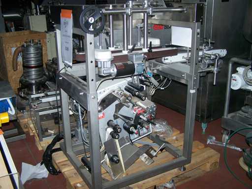 AVERY DENNISON - 1999 - ALX 720 - Vigneteuse