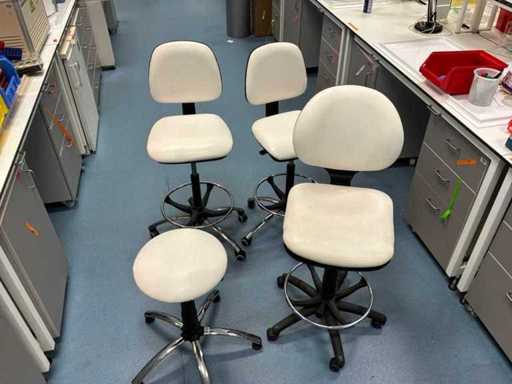 Scaune și scaun (4x)