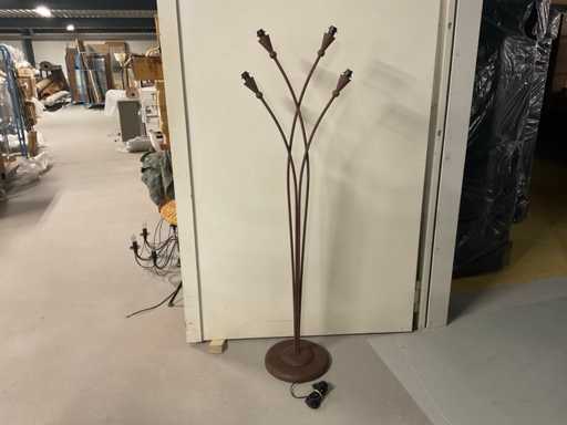 Lampada da terra a canne fumaria