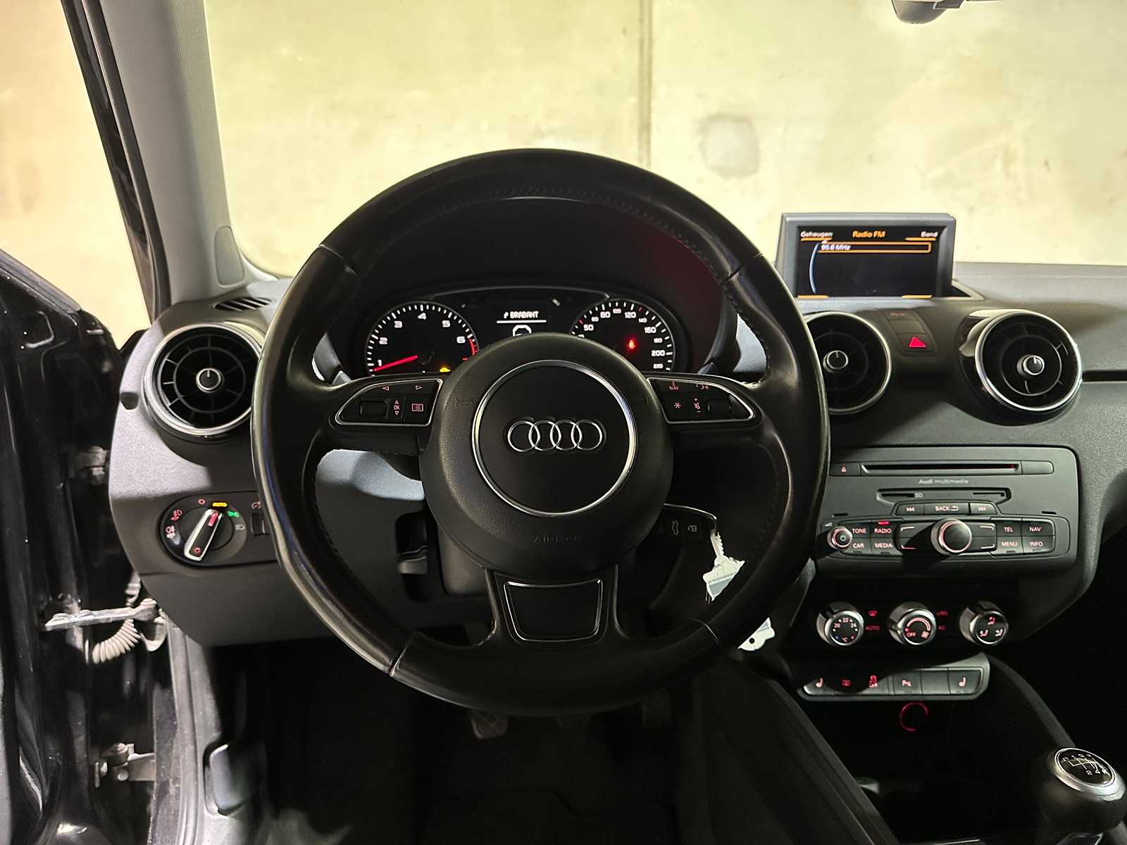 Audi A1 1.4 TFSI Ambition Pro Line Business S-Line 122pk 2010, K-088-RN