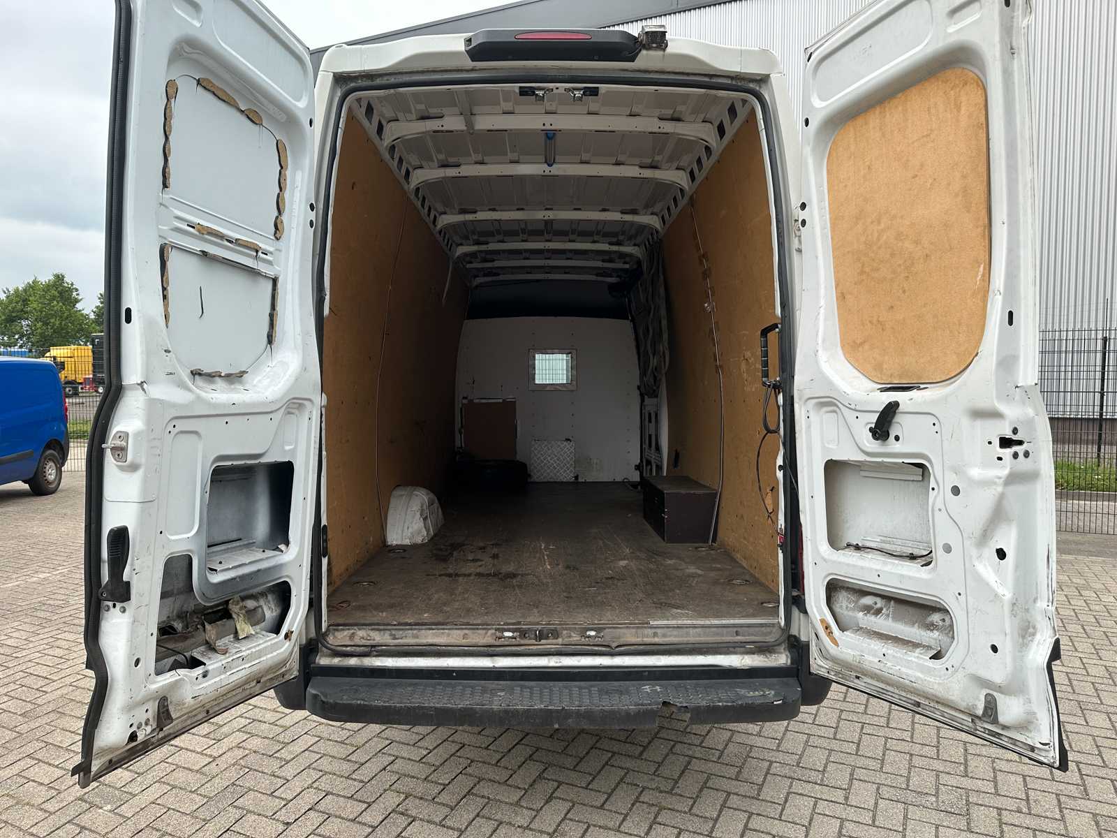 Iveco Daily 35S11V 2.3 410 H3 106pk 2016 (Origineel-NL) Automaat, VT-330-S