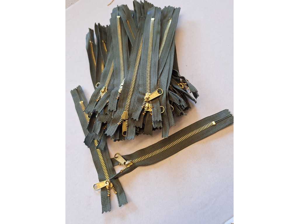 50 stuks ritsen YKK 18cm metaal army groen