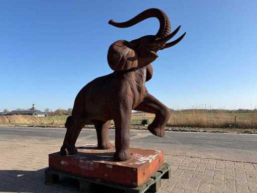 Authentic elephant cast iron 1.73 meters high