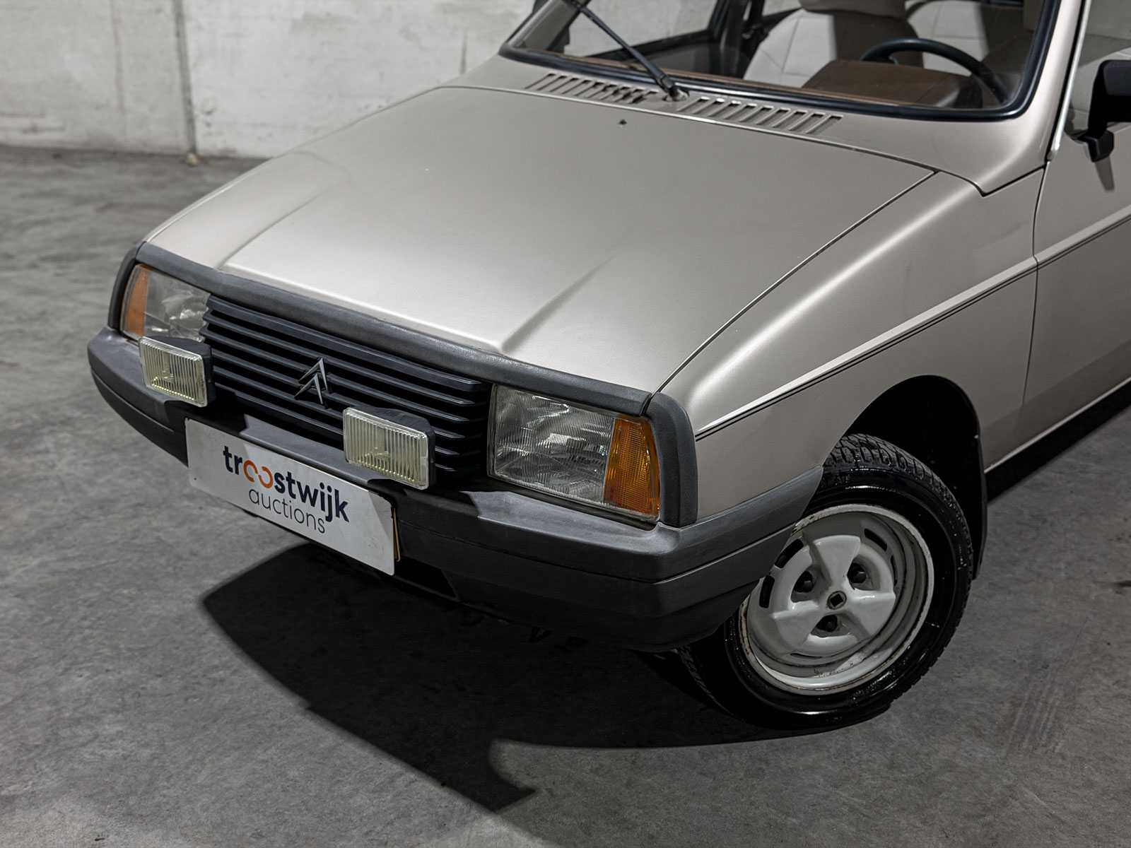 Citroen Visa 2-cyl 0.7 32hp 1984, J-692-DP