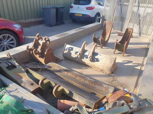 Graafbakken SW05 en Hydraulische breekhamer (5x)