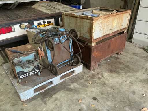 Ma?in? de sudat cu electrozi Tico 160 ?i electrozi de sudur?