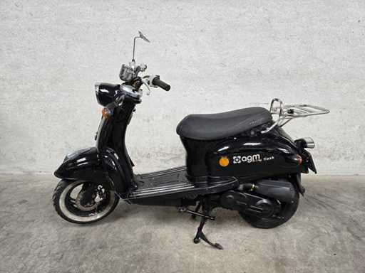 AGM - Snorscooter - New Flash - 4T 25km uitvoering f323sn