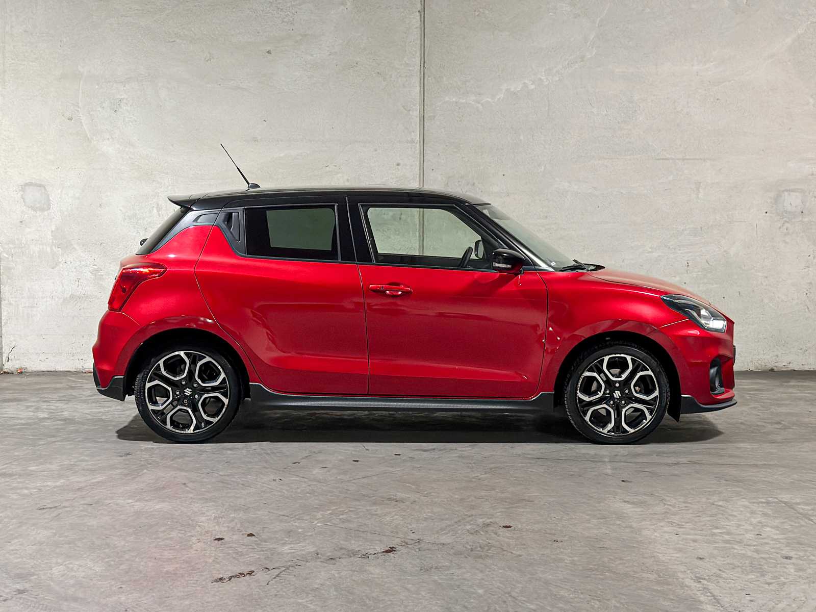 Suzuki Swift 1.4 Sport Smart Hybrid 129hp 2021 (Original-NL + 1st owner), N-208-KF