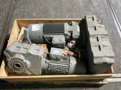 Selmers / Bauer Electric motor with gearbox (2x)