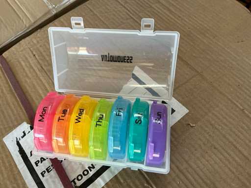 Automoness Weekly Pillbox (30x)