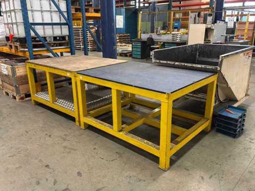 Workshop furniture (2x)