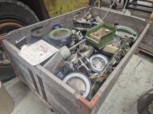 Pallet met verschillende kleppen