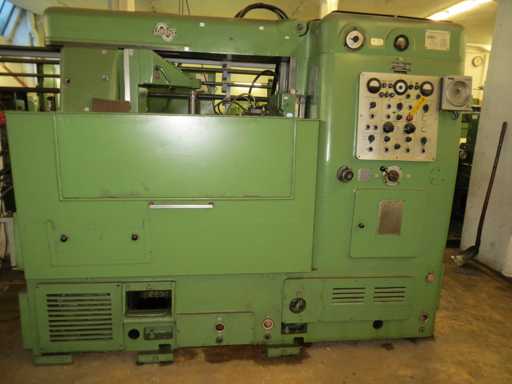 LORENZ F600 Tandwielfreesmachine TYPE F600