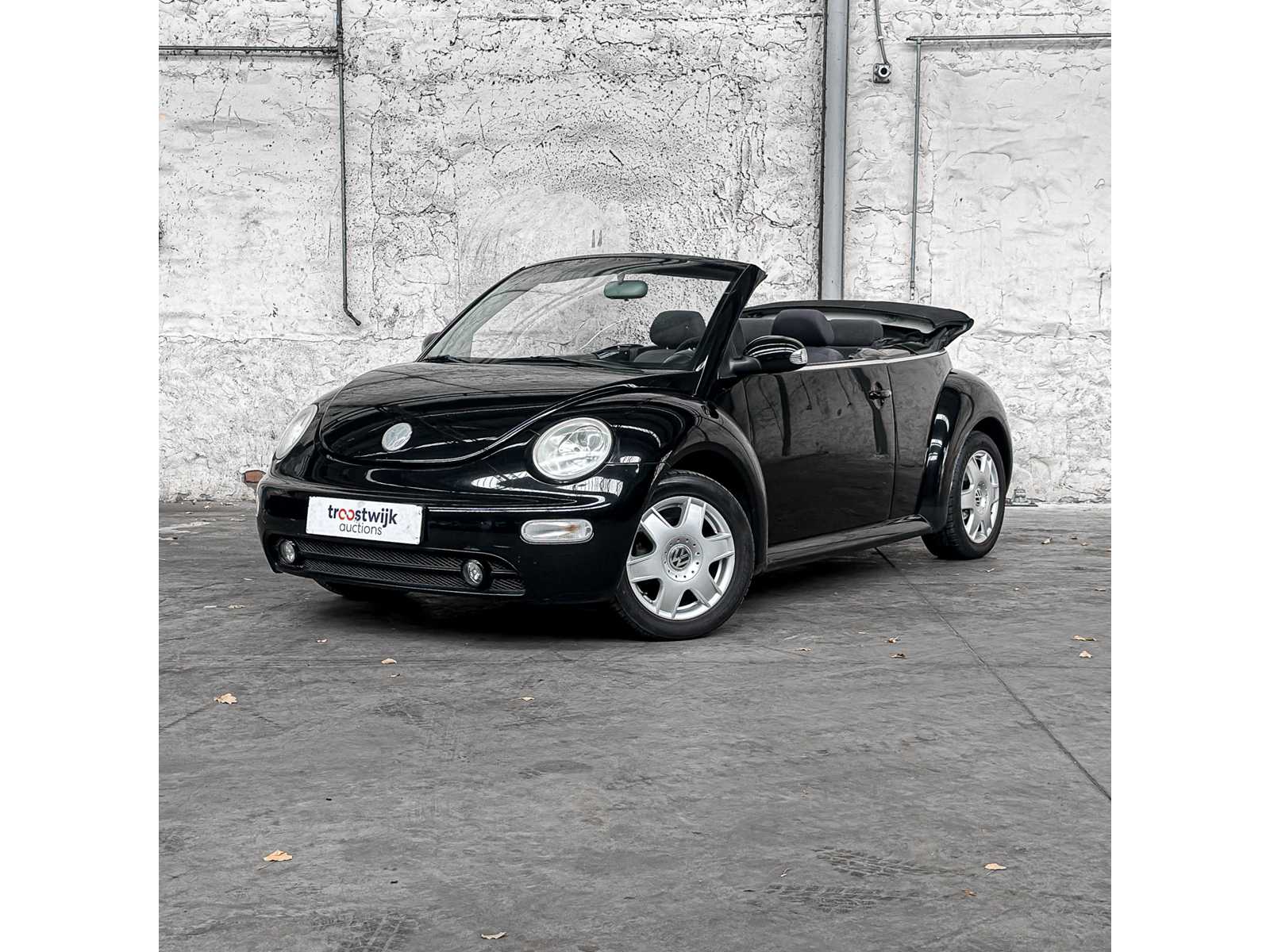 Volkswagen New Beetle Cabriolet 1.4 Turijn 75pk 2003, TH-271-J