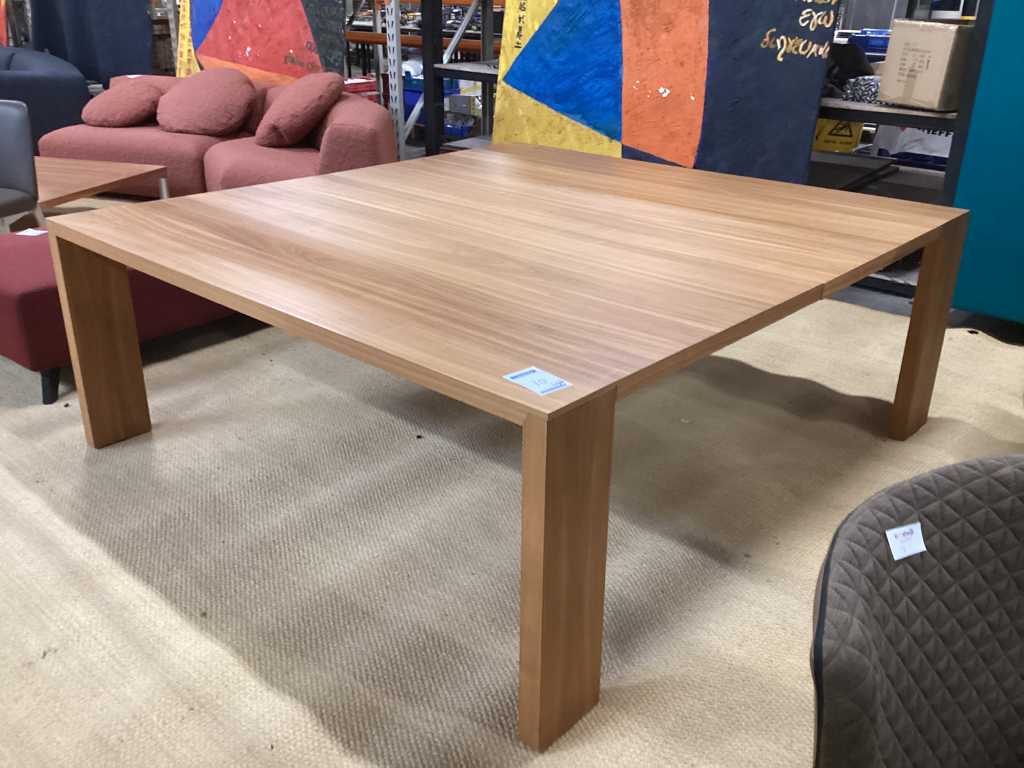 Montis Dining Table