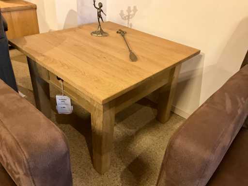 D?bowy stolik naro?ny