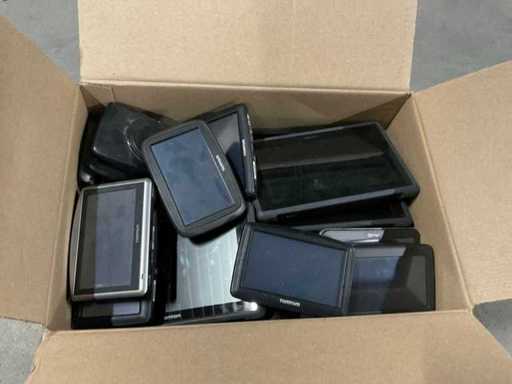 Strona systemów nawigacyjnych (około 50x)