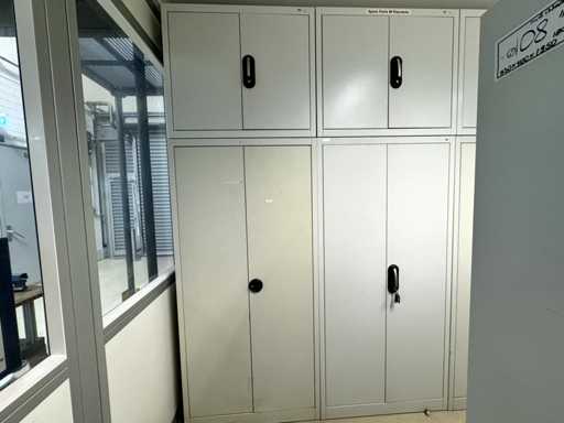   4 werkplaatskasten met inhoud