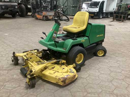 John Deere F 725 Zitmaaier