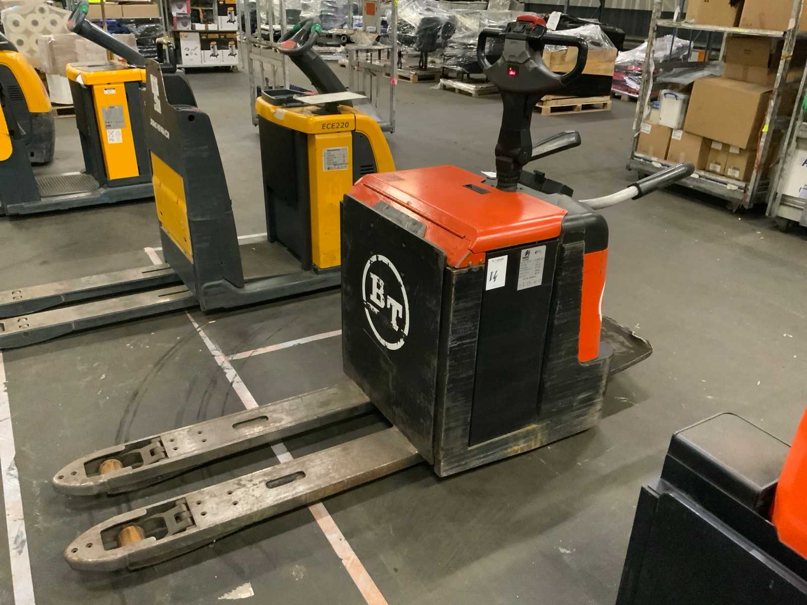 2006 – BT – LPE240 / M – Order picker