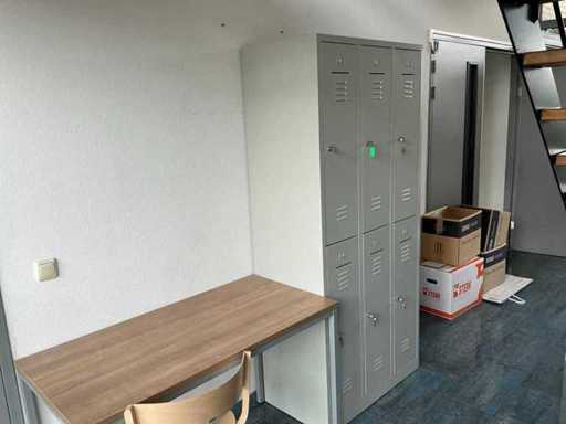 6 portes Armair-casier avec 2 armoires à dossiers