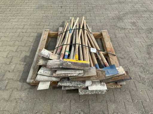 Batch of hand tools concrete processing