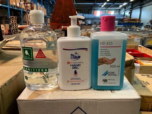 Palette avec divers savons pour les mains