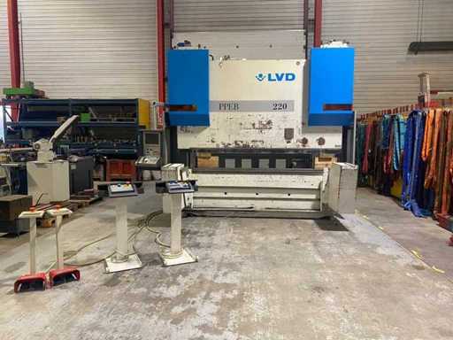 ANAYAK PERFORMER 2500 3-Achs-CNC-Bearbeitungszentrum mit automatischem Indexierkopf