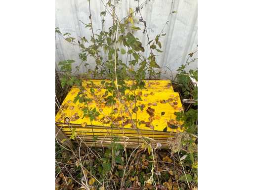 20 shelves Tegometall 100 cm / 47 cm wide