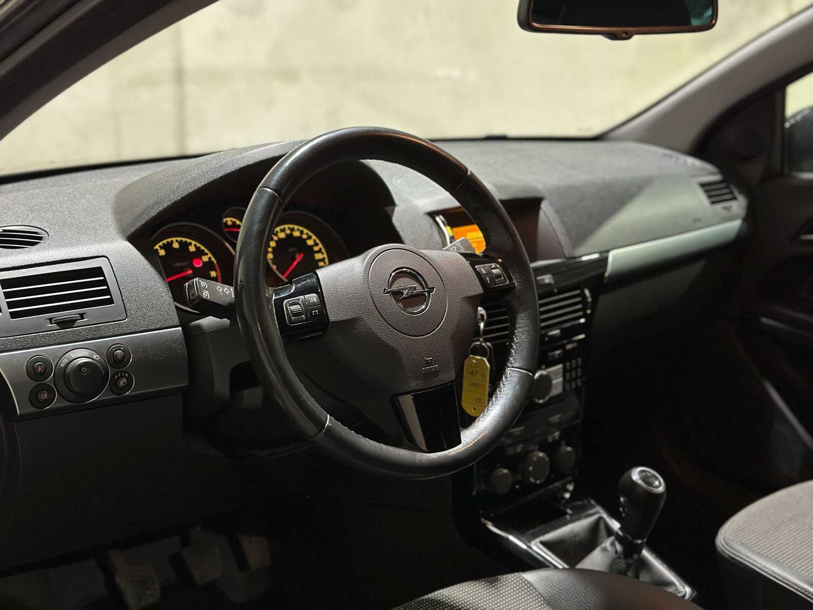 Opel Astra GTC 1.8 Cosmo 140pk 2009 (Origineel-NL), 16-JDN-1