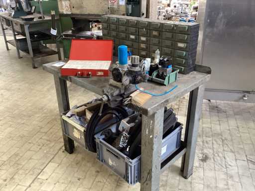 Établi avec contenu