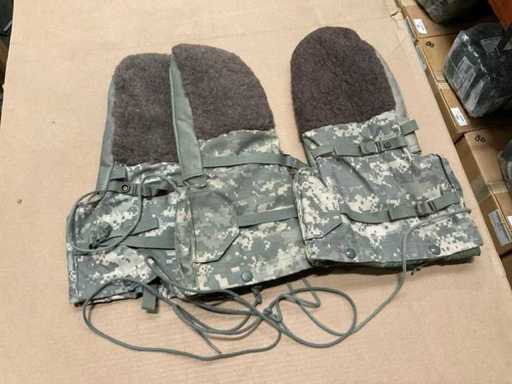 Extreme cold weather mitten set