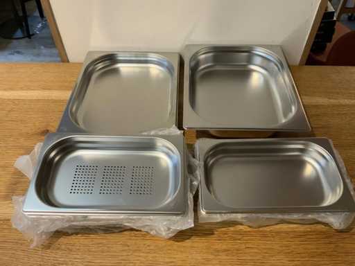 Ró?ne pojemniki gastronomiczne (10x)