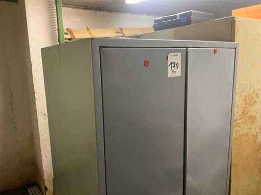 Schrank (2x)