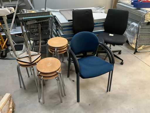 Various chairs/stools (36x)