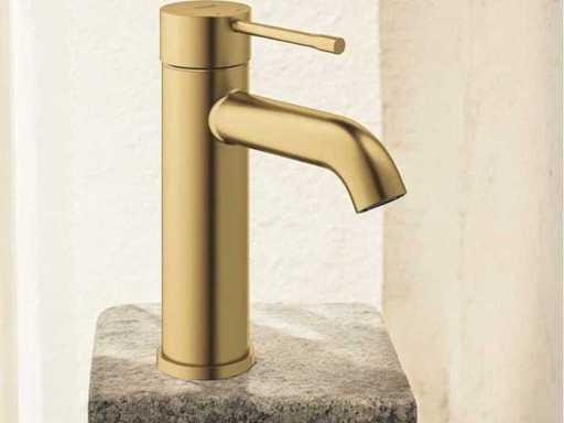 Il rubinetto Grohe Essence Washwashin ha sfiorato l'alba fresca