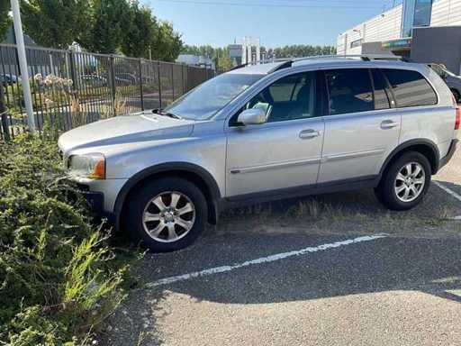 Volvo XC90 2.9 T6 Momentum Voiture de tourisme 2004