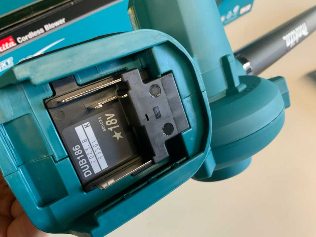 Makita dub186 2024