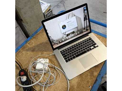 Apple - Macbook Pro i7 - 15,4" Retina 1TB 16GB Computer