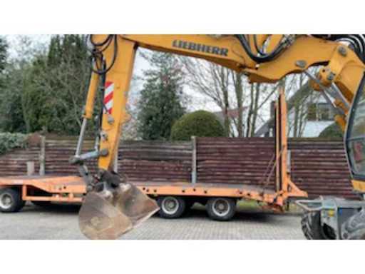 9fe06eaa-77fb-42ab-a26c-a0b51ad9c8b7.mp4