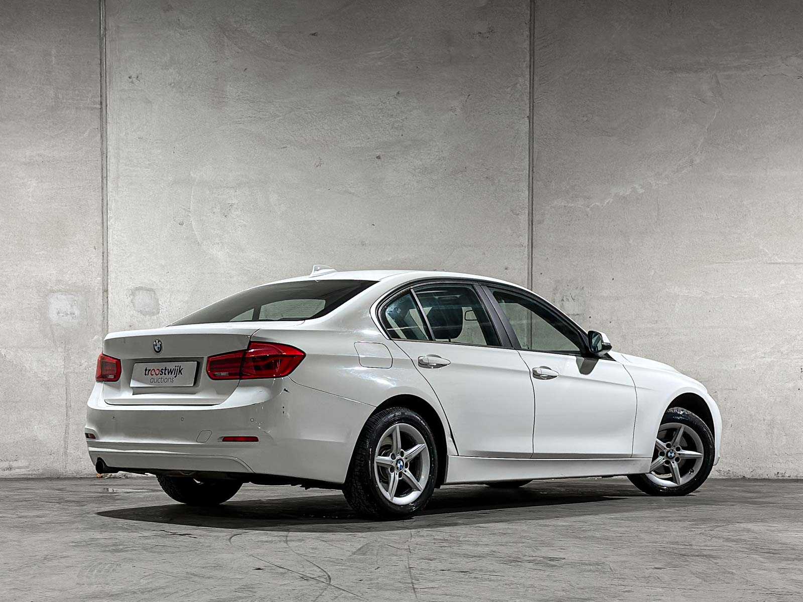 BMW 318i Corporate Lease Executive 3-serie 136pk 2018 (Origineel-NL), SB-204-F